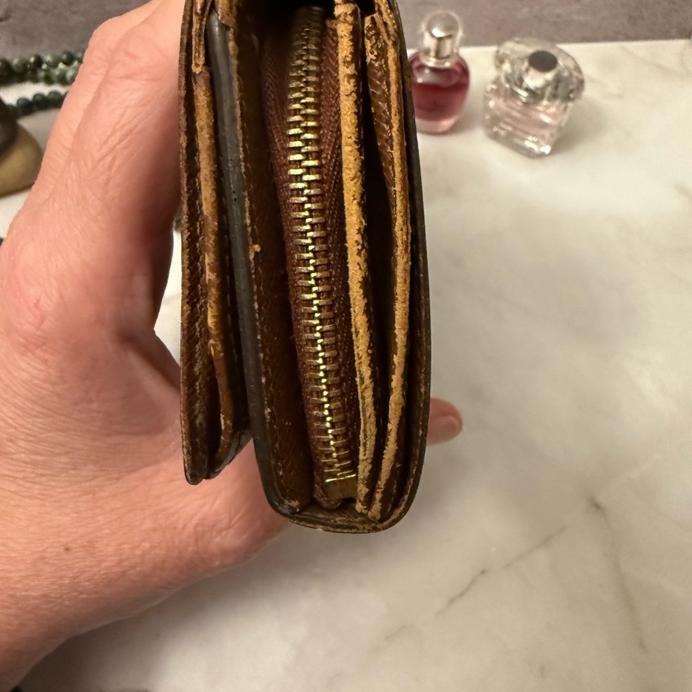 Louis Vuitton Brown Monogram Wallet Compact Design - Picture 10 of 14